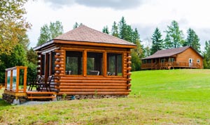 3 bedroom riverside cottage with Gazebo